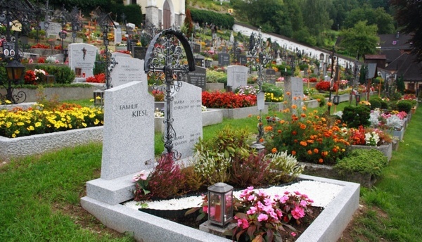 amenajari intretinere morminte dorohoi